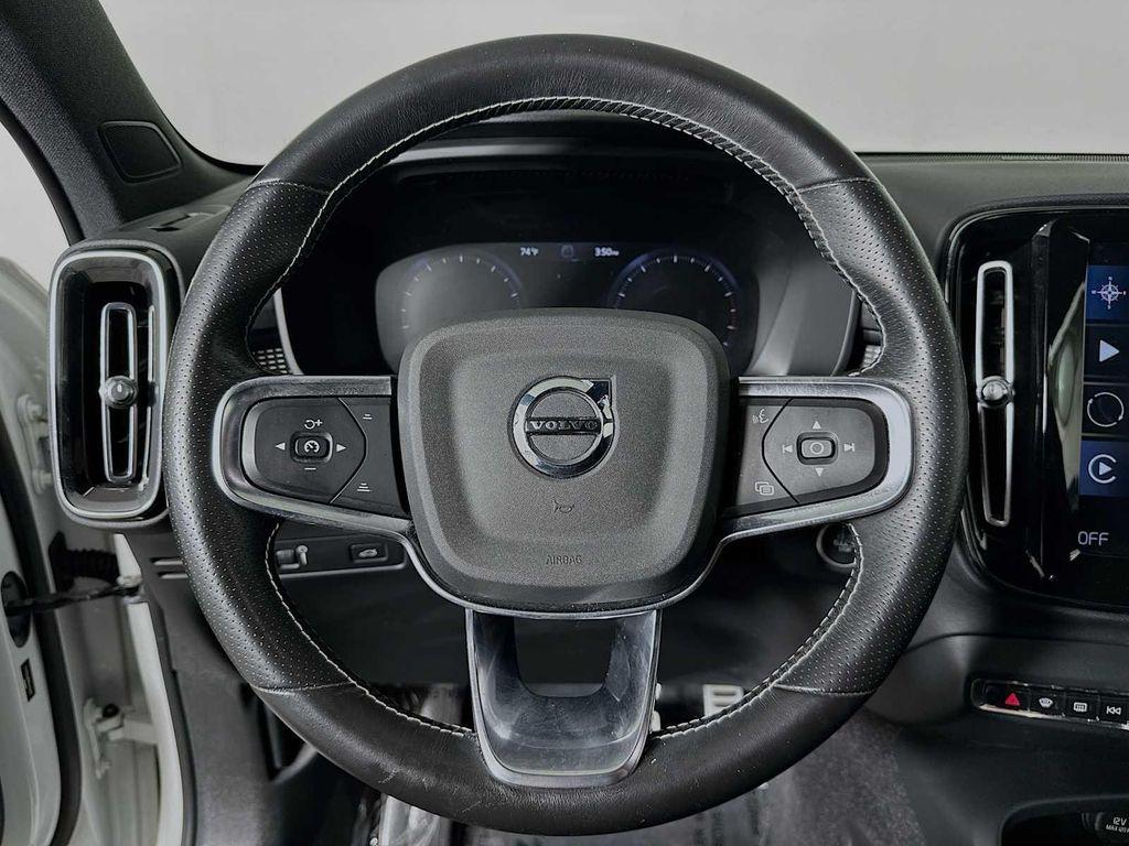 used 2021 Volvo XC40 car, priced at $25,700