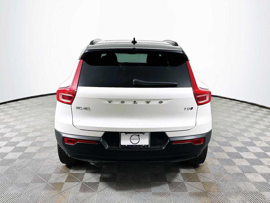 used 2021 Volvo XC40 car, priced at $25,700