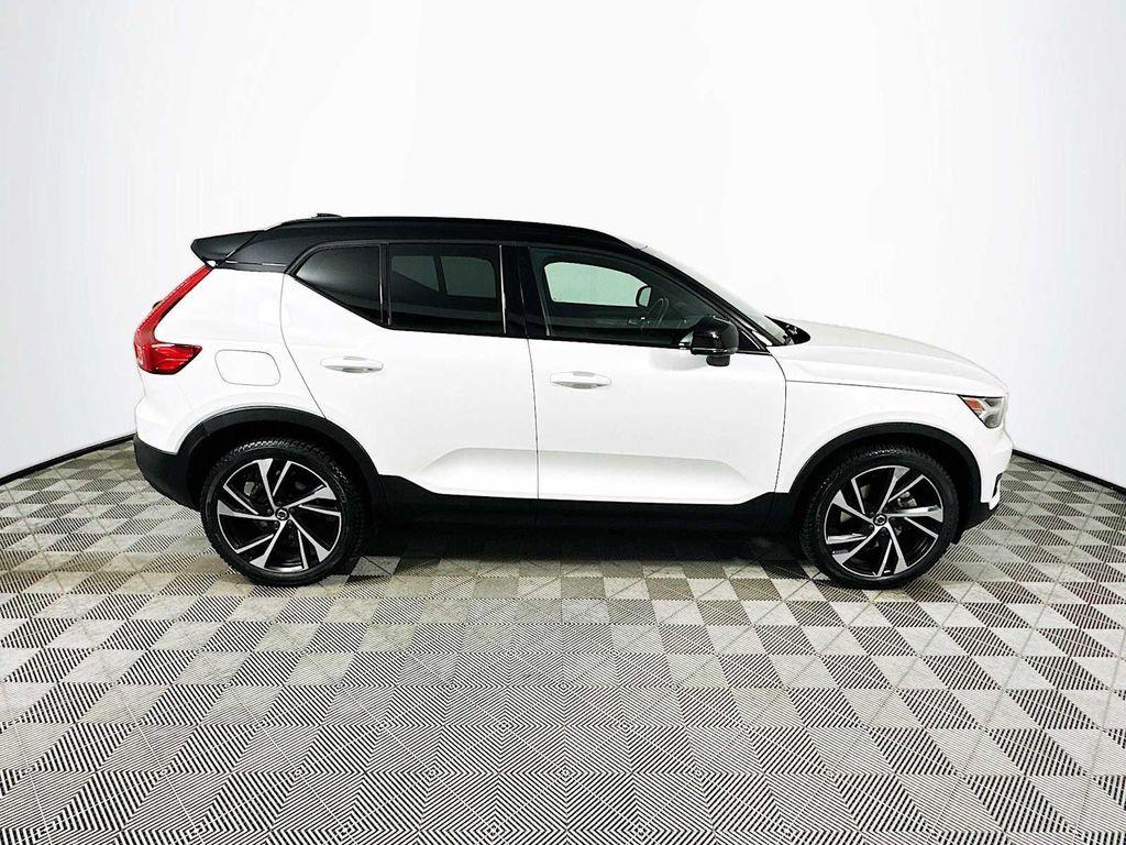 used 2021 Volvo XC40 car, priced at $25,700