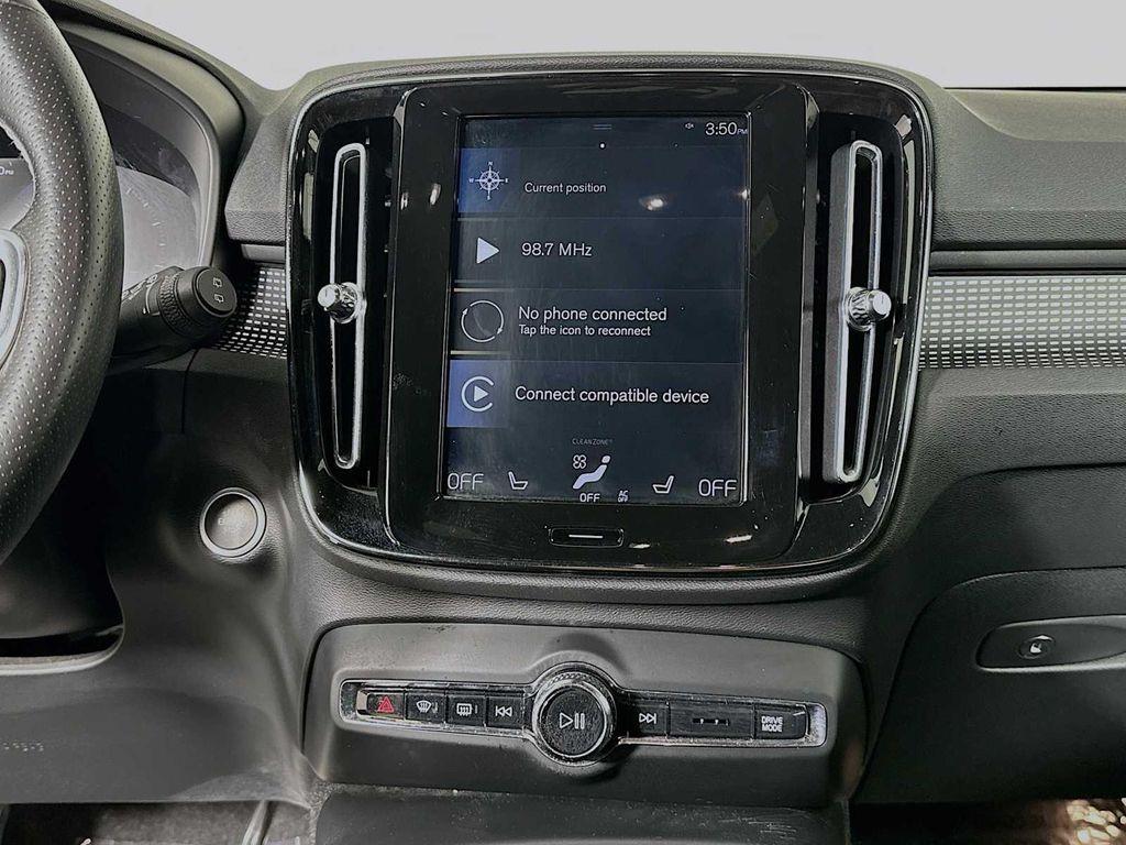 used 2021 Volvo XC40 car, priced at $25,700