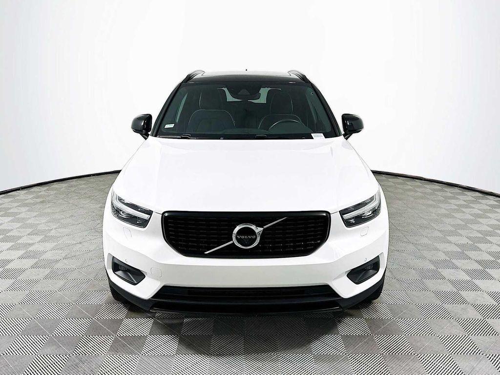 used 2021 Volvo XC40 car, priced at $25,700
