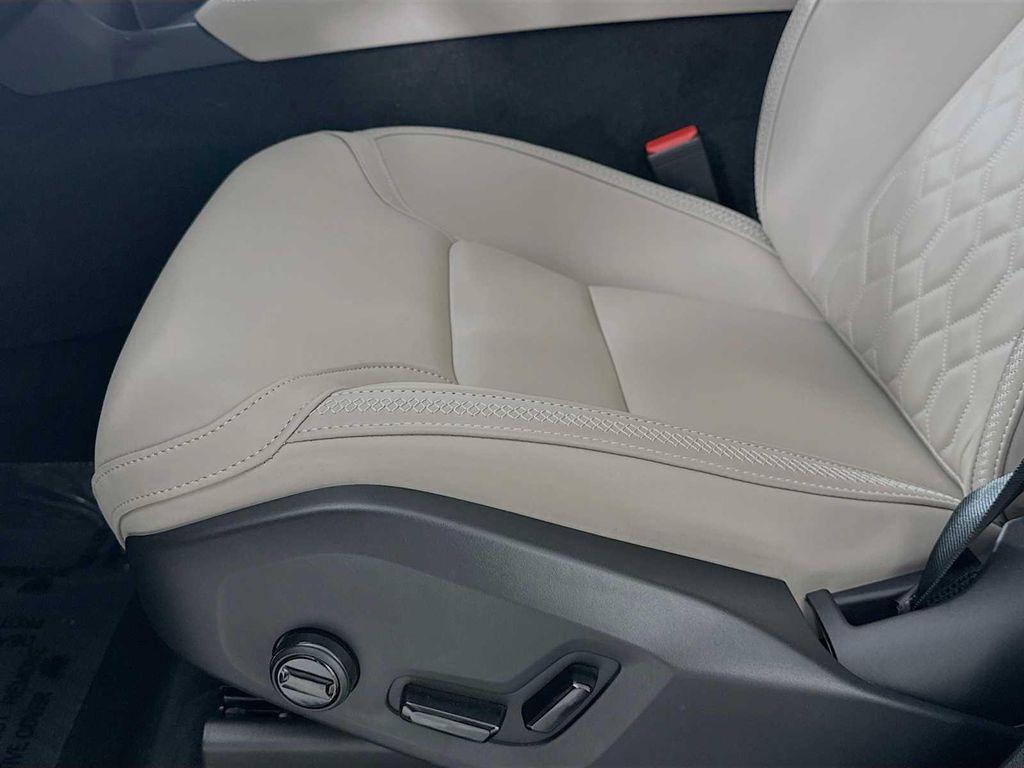 used 2025 Volvo XC90 car, priced at $53,500