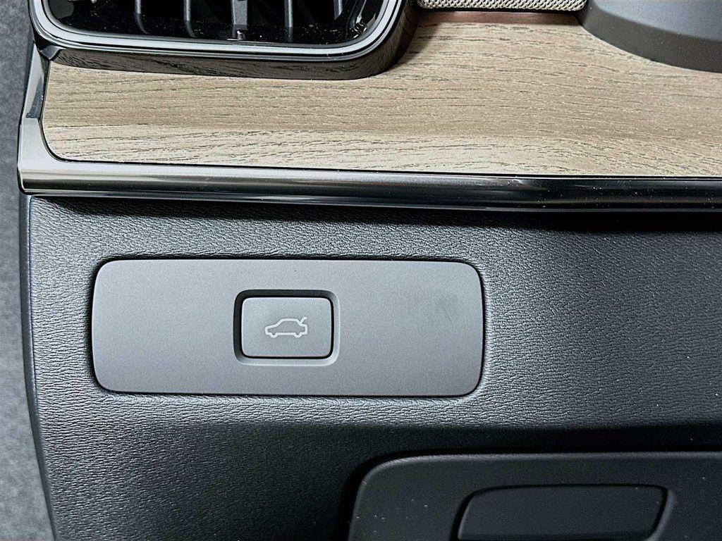 new 2026 Volvo XC90 car, priced at $71,825