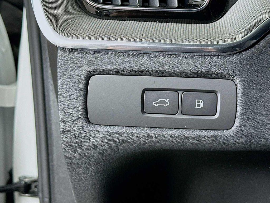 new 2026 Volvo XC60 Plug-In Hybrid car, priced at $75,685