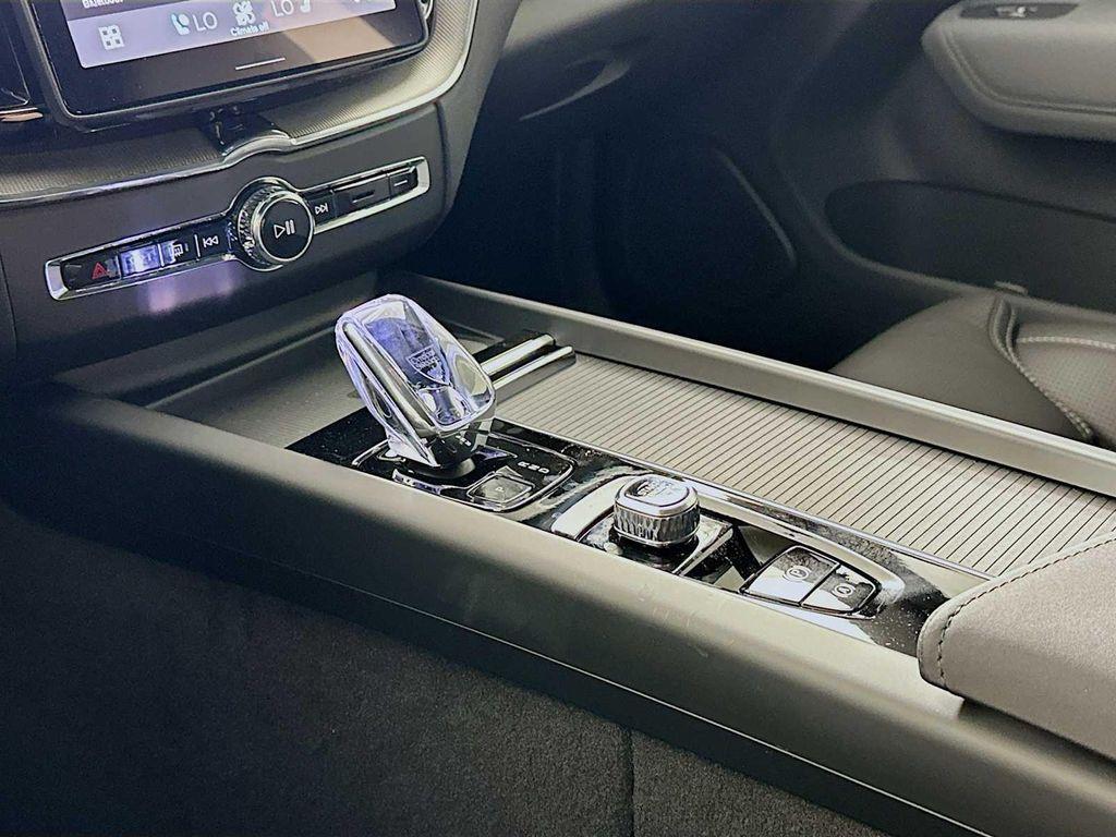 new 2026 Volvo XC60 Plug-In Hybrid car, priced at $75,685