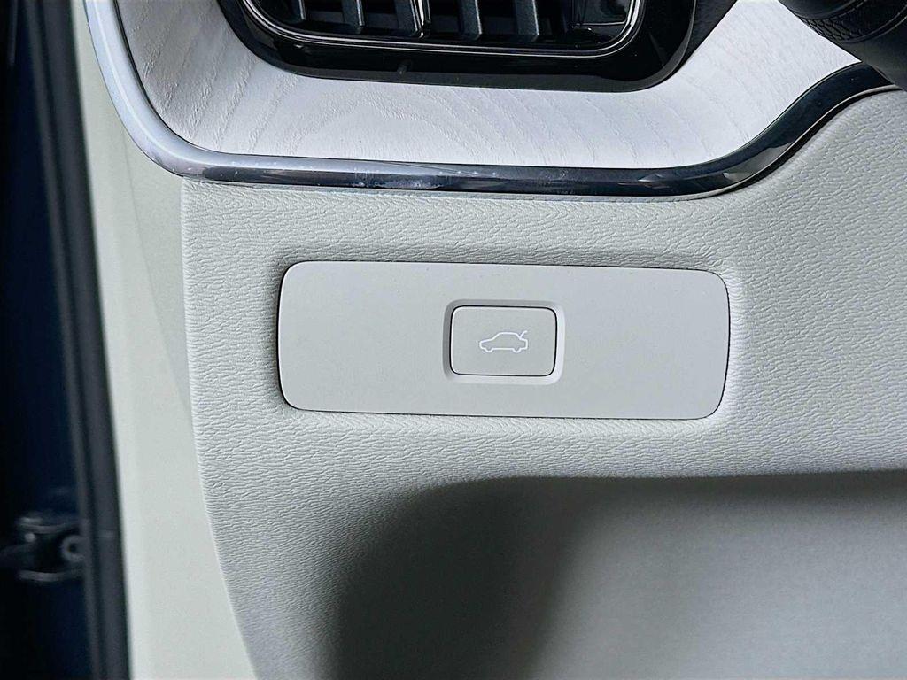 new 2026 Volvo XC60 car, priced at $64,375