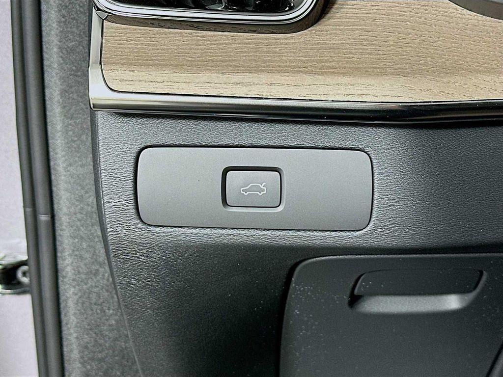 new 2026 Volvo XC90 car, priced at $68,995
