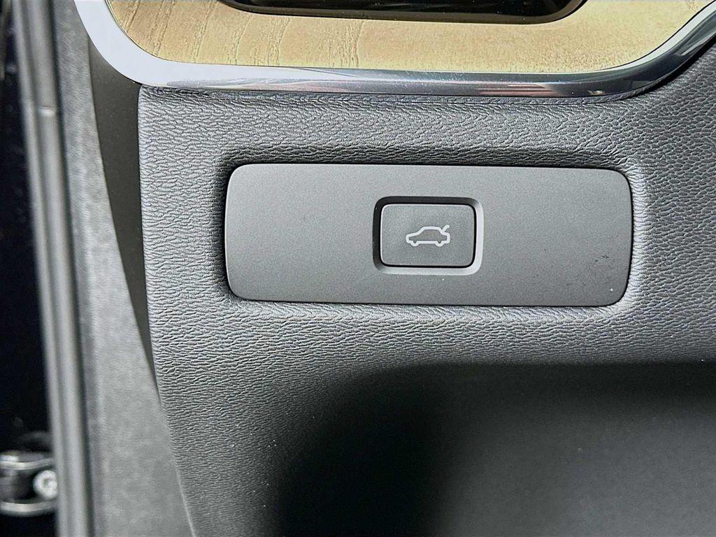 new 2026 Volvo XC60 car, priced at $58,185