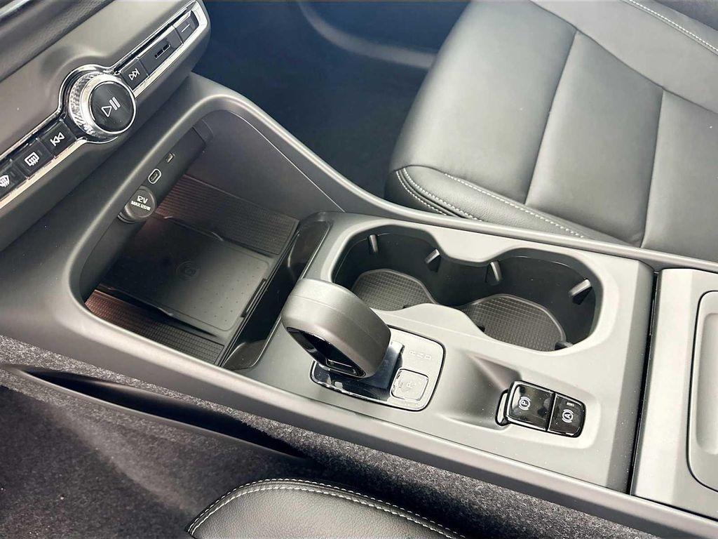 used 2025 Volvo XC40 car, priced at $36,400
