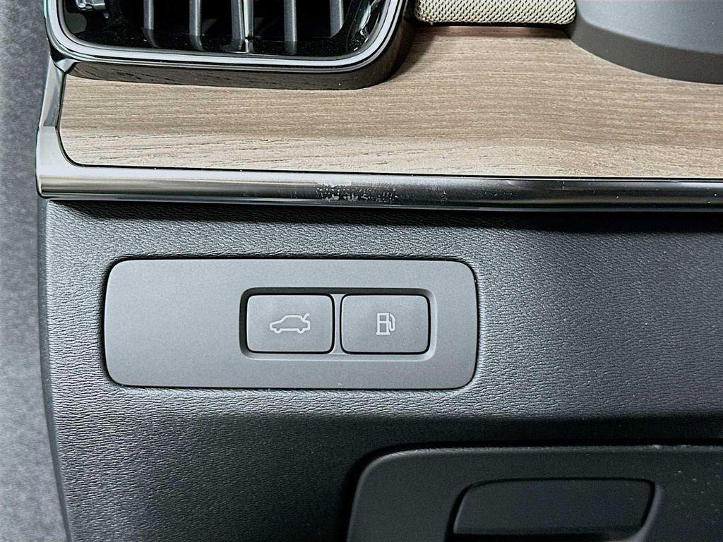 new 2026 Volvo XC90 Plug-In Hybrid car, priced at $81,875