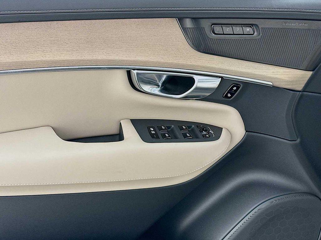 new 2025 Volvo XC90 Plug-In Hybrid car, priced at $78,805