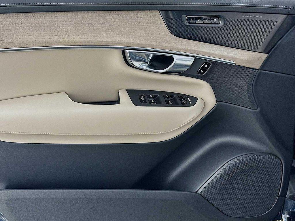 new 2026 Volvo XC90 Plug-In Hybrid car, priced at $85,745