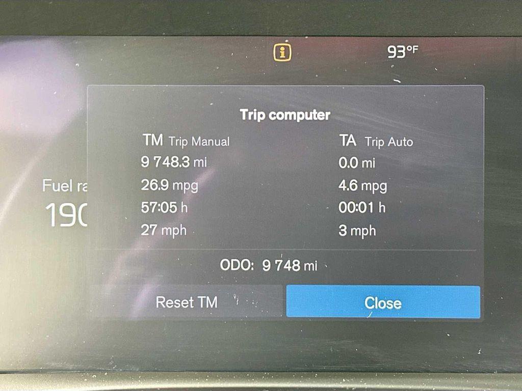 used 2025 Volvo XC40 car, priced at $34,800