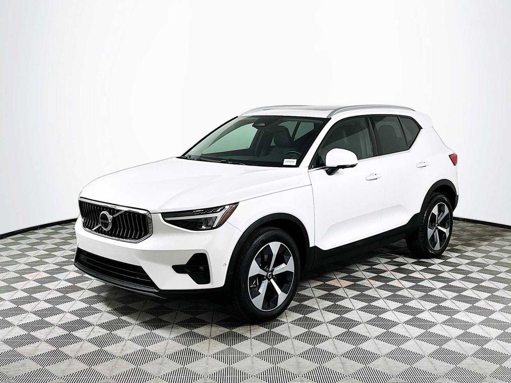 used 2025 Volvo XC40 car, priced at $34,800