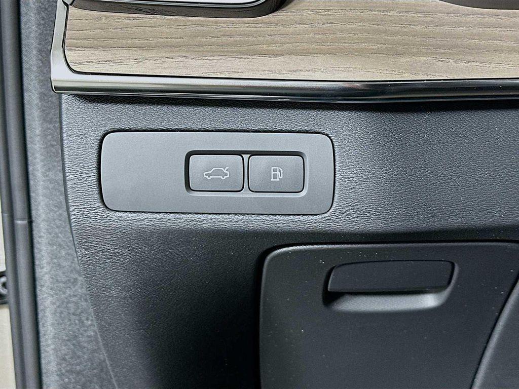 new 2026 Volvo XC90 Plug-In Hybrid car, priced at $81,995