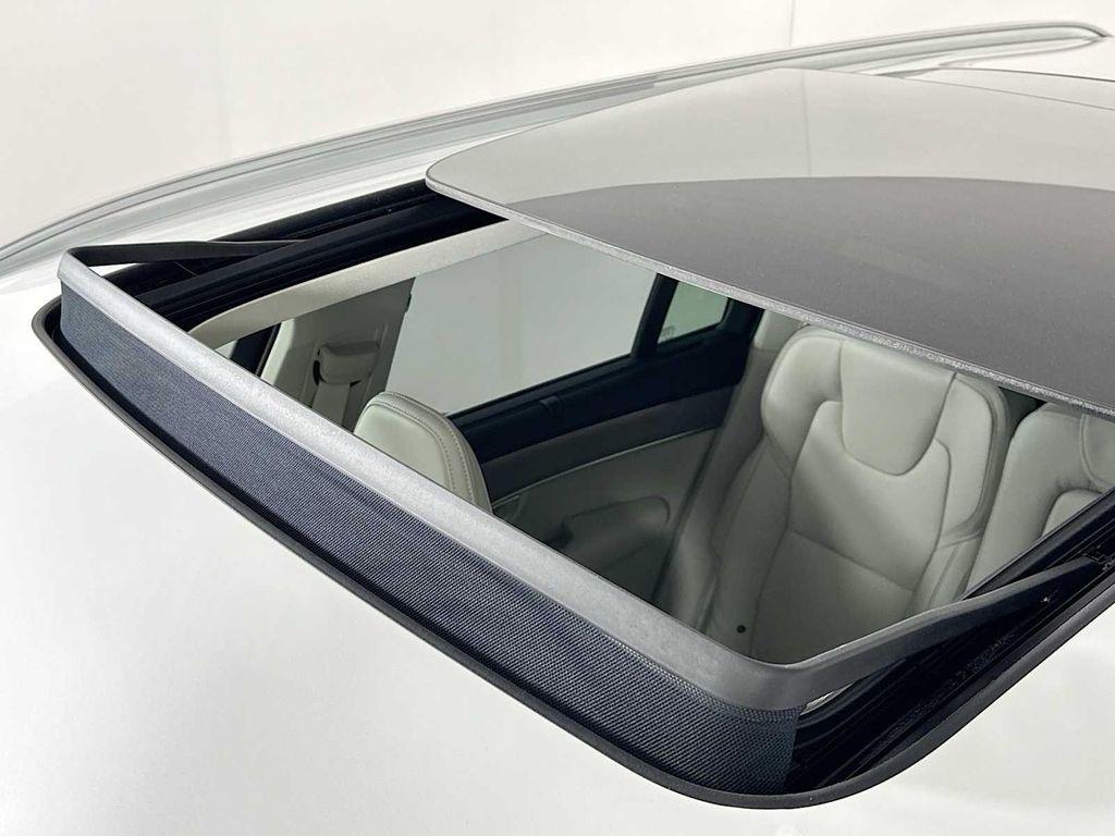 new 2026 Volvo XC90 Plug-In Hybrid car, priced at $85,745