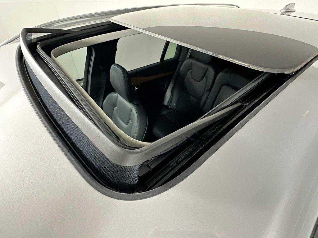 used 2025 Volvo XC90 Plug-In Hybrid car, priced at $67,900