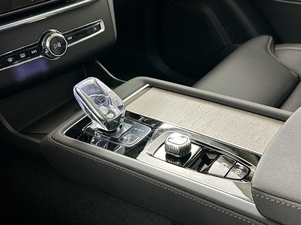 new 2025 Volvo XC90 Plug-In Hybrid car, priced at $82,405