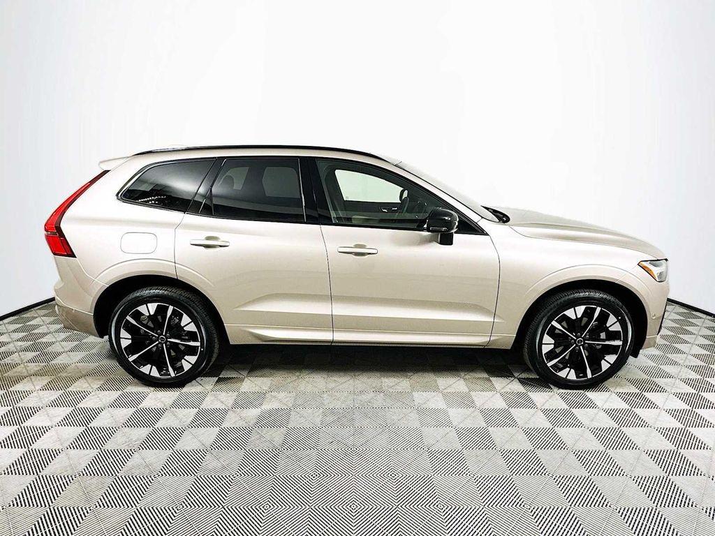 new 2026 Volvo XC60 car, priced at $58,105