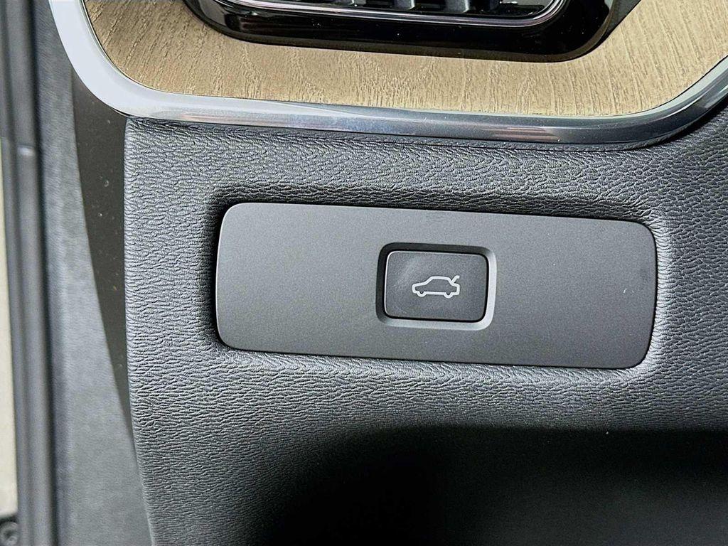 new 2026 Volvo XC60 car, priced at $58,105