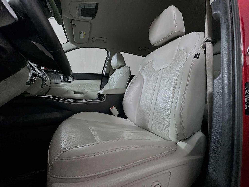 used 2022 Kia Sorento Plug-In Hybrid car, priced at $23,900