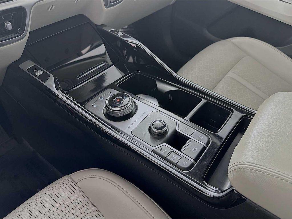 used 2022 Kia Sorento Plug-In Hybrid car, priced at $23,900