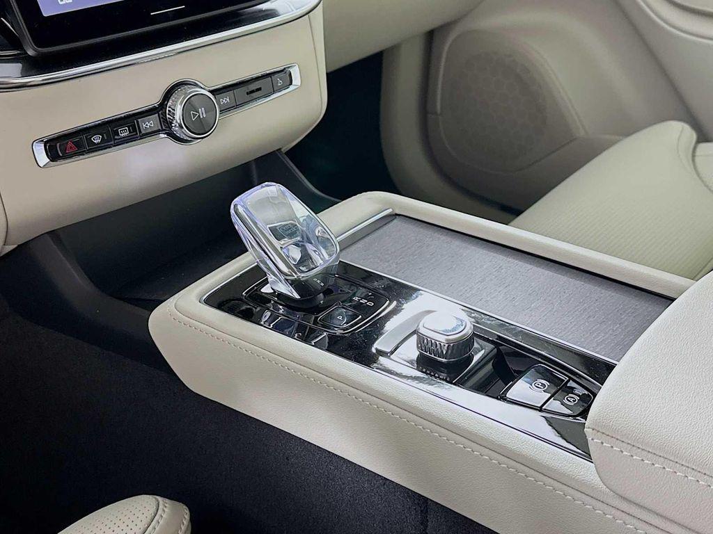new 2026 Volvo XC90 Plug-In Hybrid car, priced at $89,069