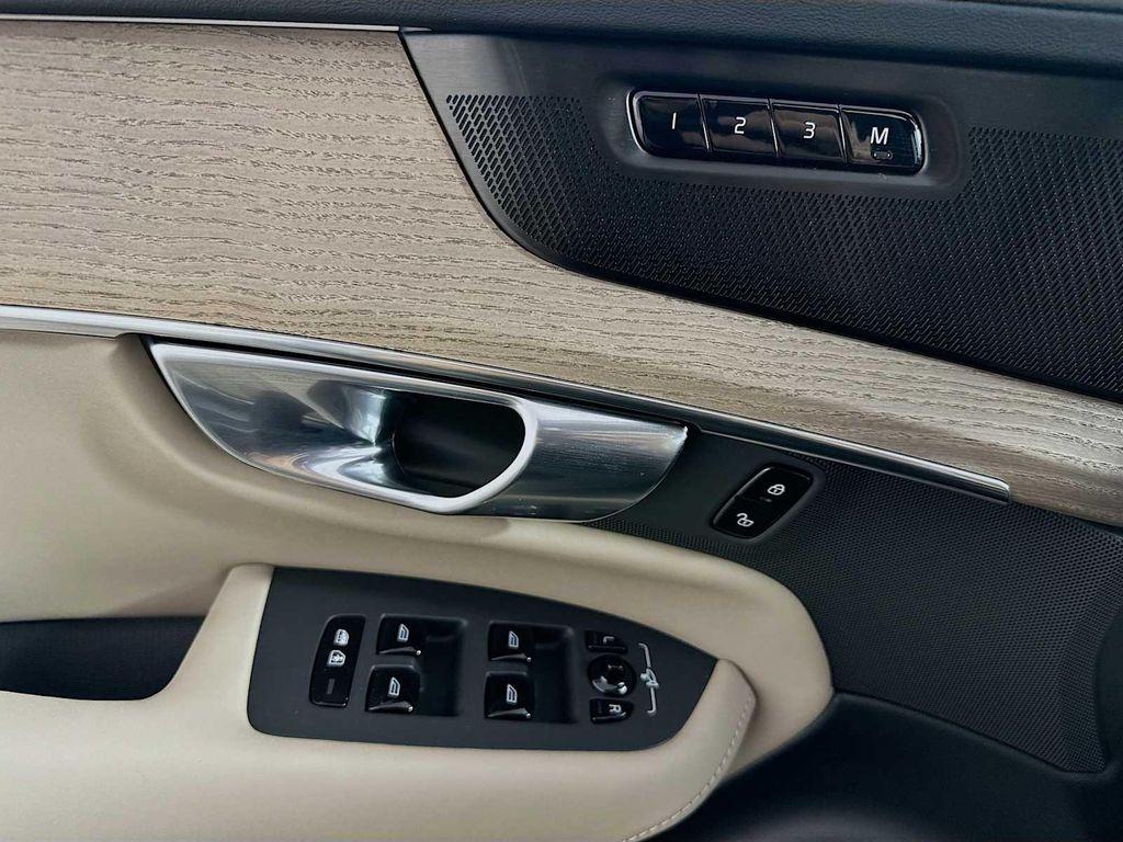 new 2026 Volvo XC90 Plug-In Hybrid car, priced at $82,645