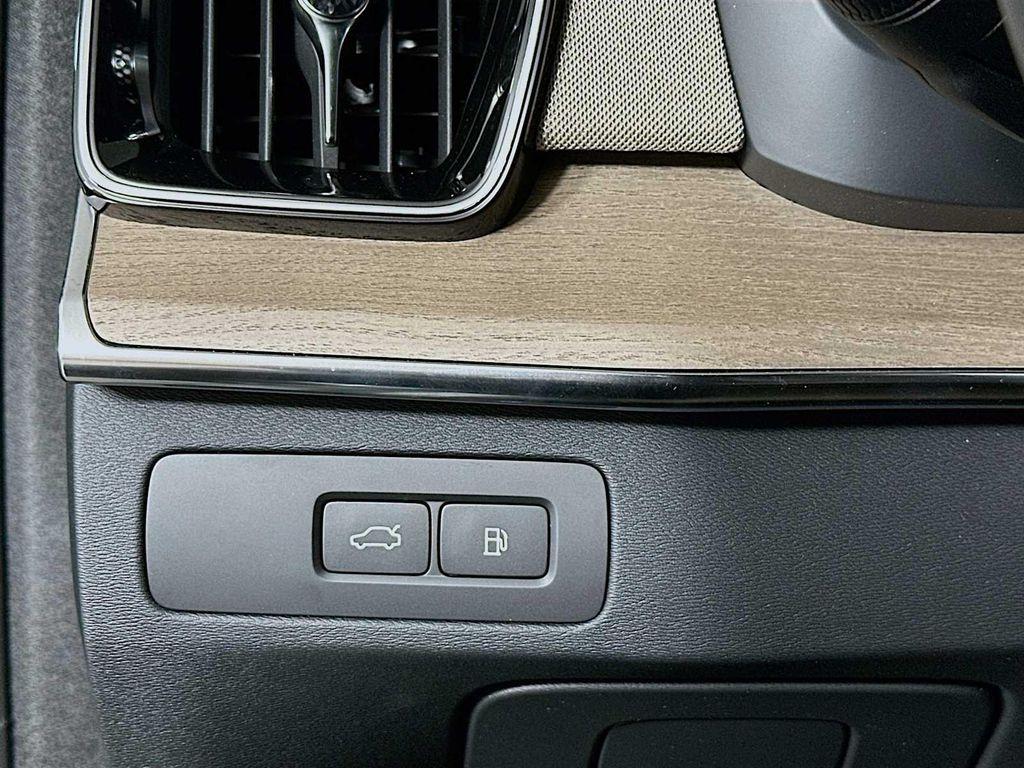 new 2026 Volvo XC90 Plug-In Hybrid car, priced at $82,645