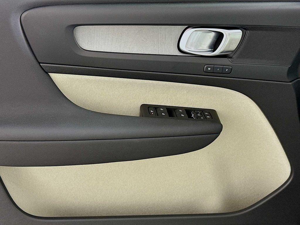 used 2025 Volvo XC40 car, priced at $43,900