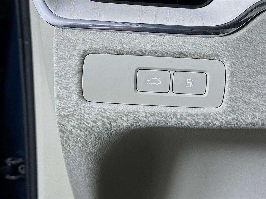 new 2026 Volvo XC60 Plug-In Hybrid car, priced at $75,355