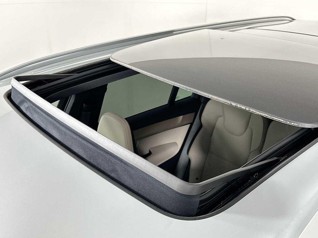 new 2026 Volvo XC90 Plug-In Hybrid car, priced at $82,294