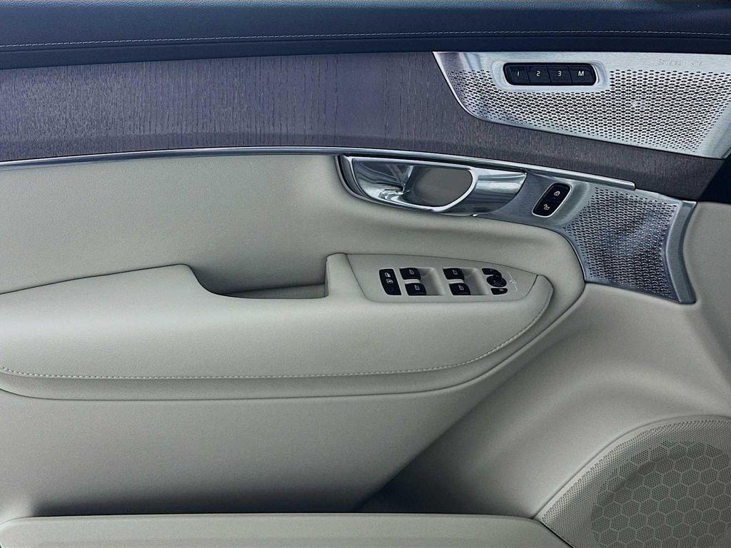 new 2026 Volvo XC90 Plug-In Hybrid car, priced at $93,069