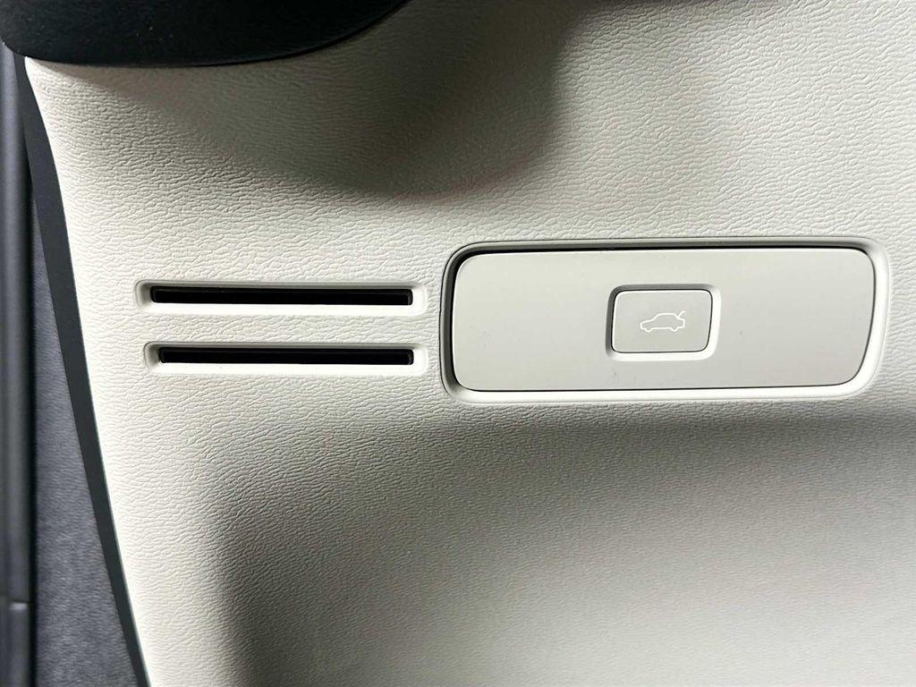 used 2025 Volvo XC40 car, priced at $45,400