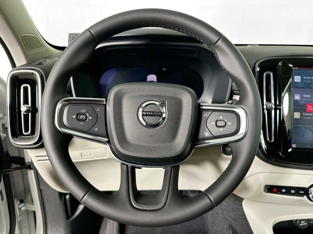 used 2025 Volvo XC40 car, priced at $45,400