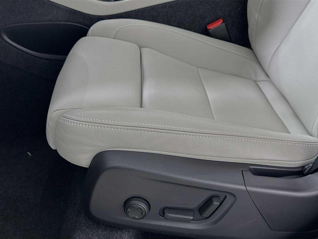 used 2025 Volvo XC40 car, priced at $40,500