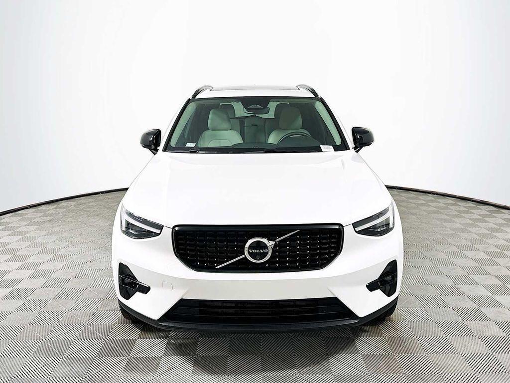 used 2025 Volvo XC40 car, priced at $40,500