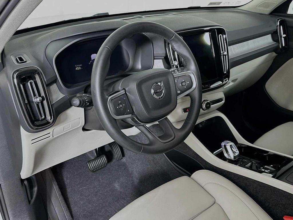 used 2025 Volvo XC40 car, priced at $40,500