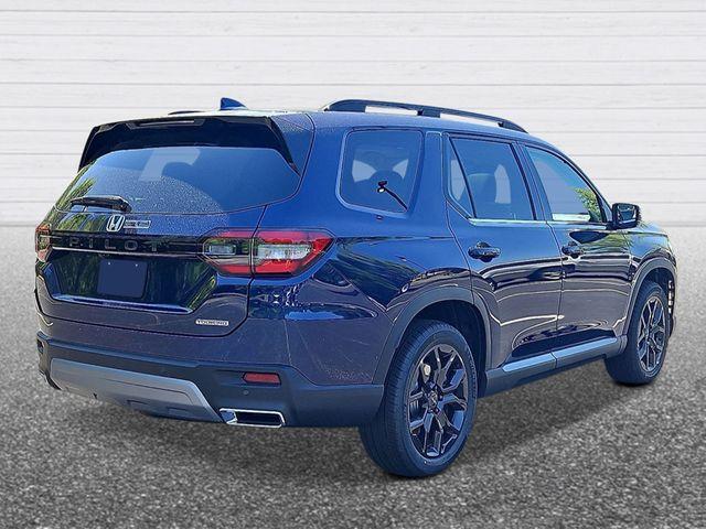 new 2025 Honda Pilot car, priced at $48,950