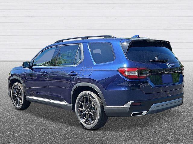 new 2025 Honda Pilot car, priced at $48,950