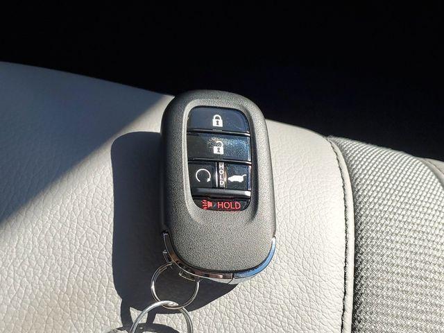 new 2025 Honda Pilot car, priced at $48,950