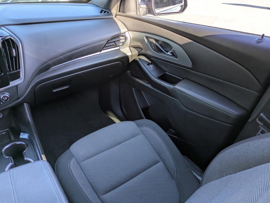 used 2022 Chevrolet Traverse car, priced at $27,995