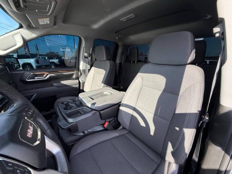 used 2025 GMC Sierra 1500 car, priced at $27,995