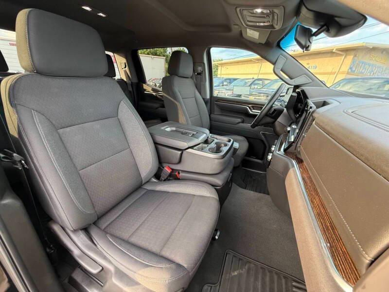 used 2025 GMC Sierra 1500 car, priced at $29,995