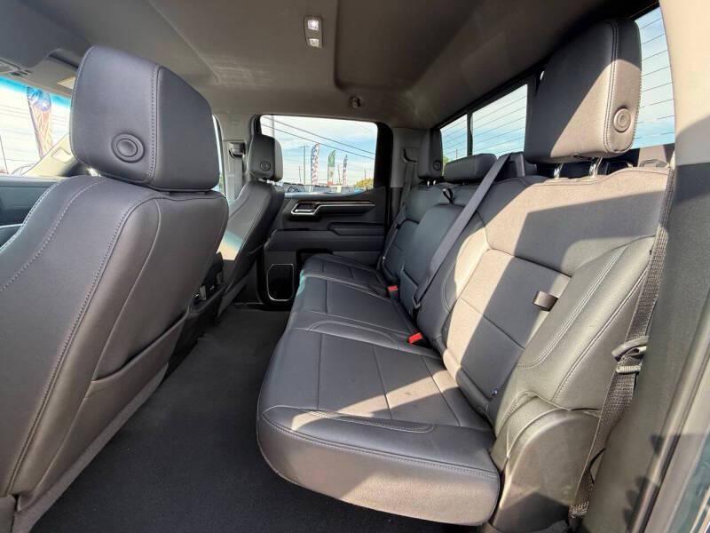 used 2025 Chevrolet Silverado 1500 car, priced at $34,995
