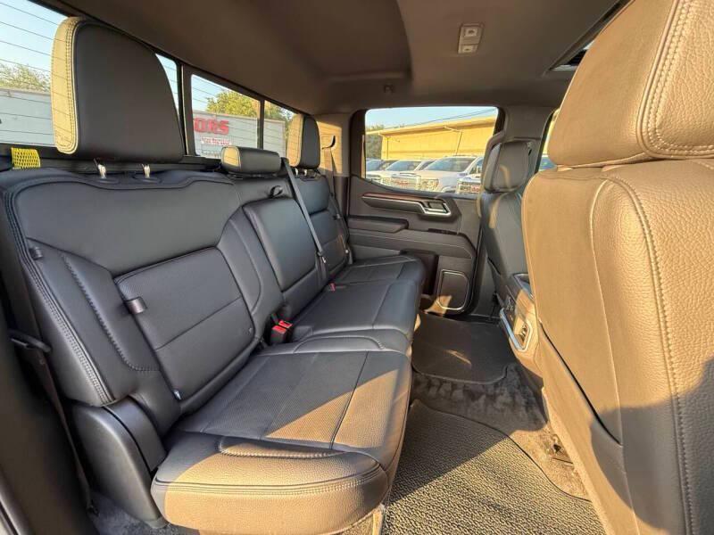 used 2025 GMC Sierra 1500 car, priced at $38,995