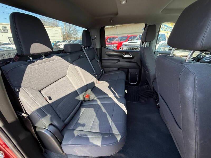 used 2023 GMC Sierra 1500 car, priced at $34,995