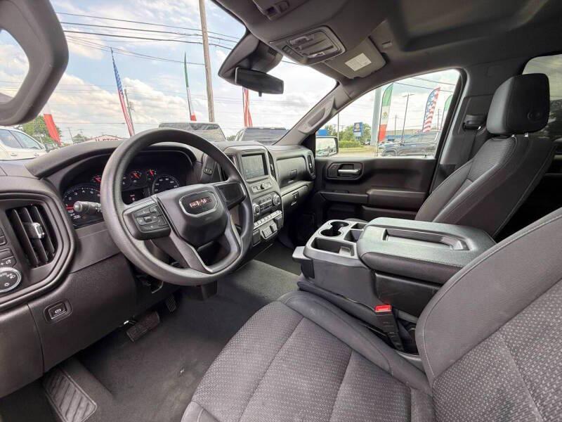 used 2023 GMC Sierra 1500 car, priced at $25,995