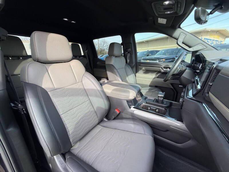 used 2024 Chevrolet Silverado 1500 car, priced at $39,995