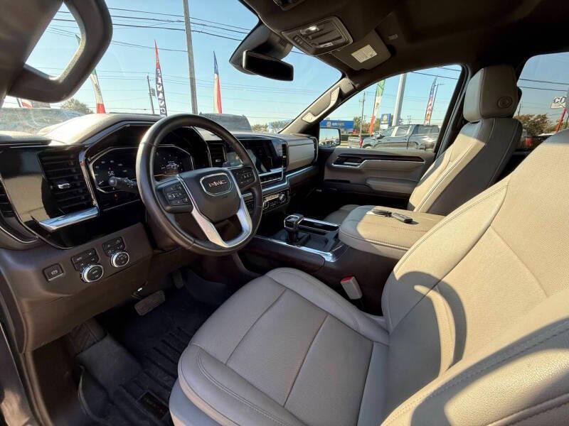 used 2023 GMC Sierra 1500 car, priced at $37,995